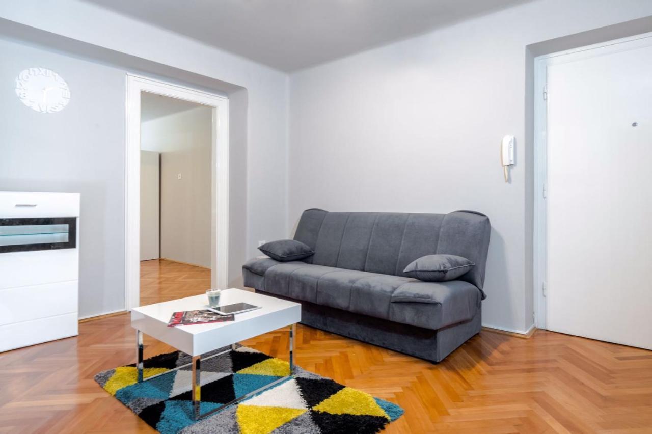 Klarina Beach Apartment สปลิท ภายนอก รูปภาพ
